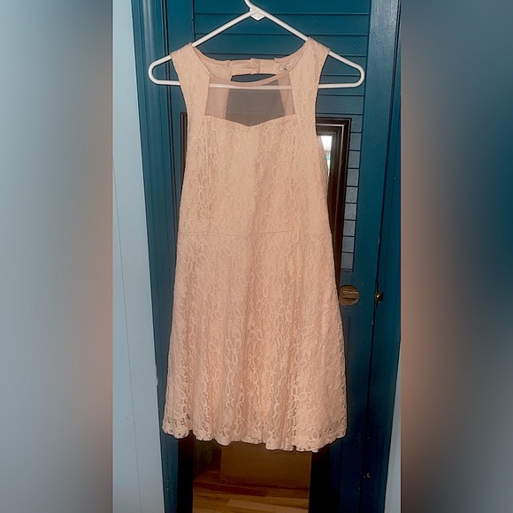 Pale pink lace dress - Picture 1 of 2